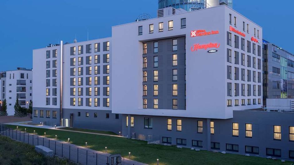 Hilton Garden Inn Munich City West Exterior