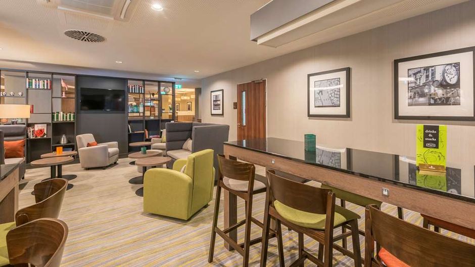 Hampton by Hilton Munich City West Lobby