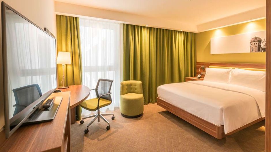 Hampton by Hilton Munich City West Room