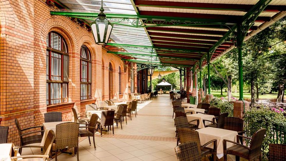 Dorint Herrenkrug Parkhotel Exterior