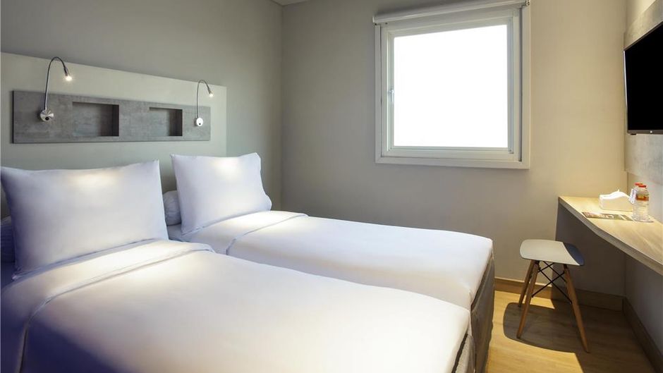 Ibis Budget Surabaya Diponegoro Room