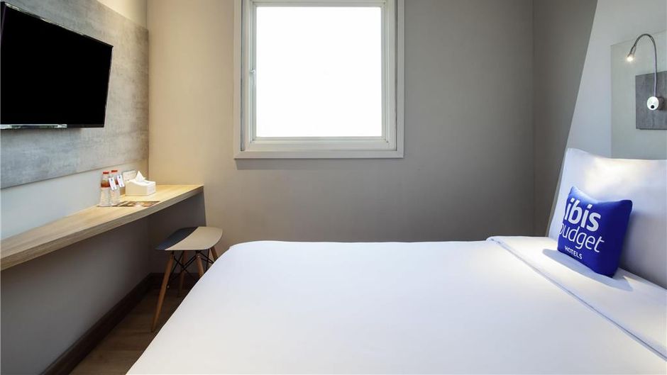 Ibis Budget Surabaya Diponegoro Room
