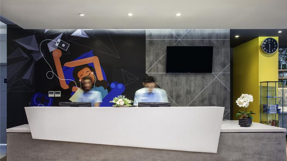 Ibis Budget Surabaya Diponegoro Exterior