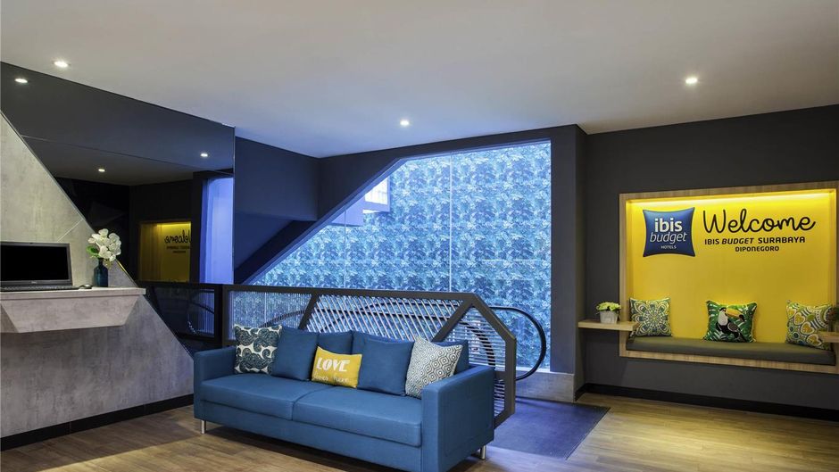 Ibis Budget Surabaya Diponegoro Exterior