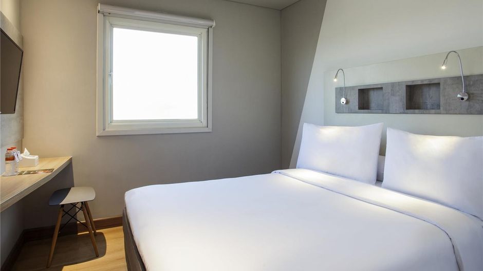 Ibis Budget Surabaya Diponegoro Room