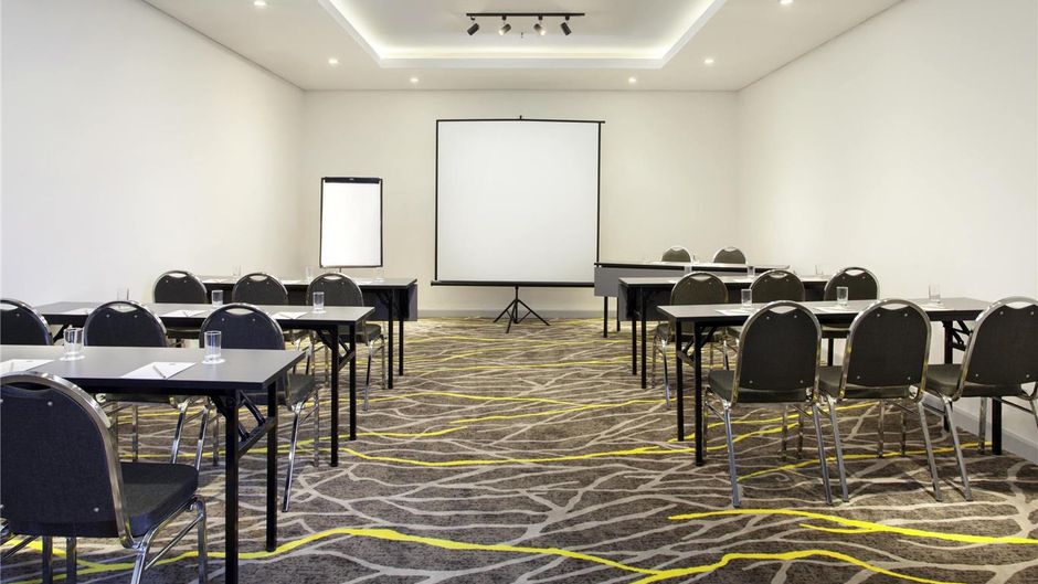 Ibis Budget Surabaya Diponegoro Meeting