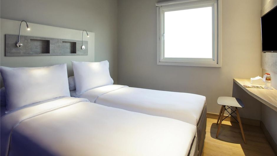 Ibis Budget Surabaya Diponegoro Room