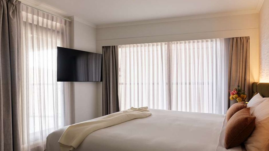 Adina Apartment Hotel Sydney Town Hall Room