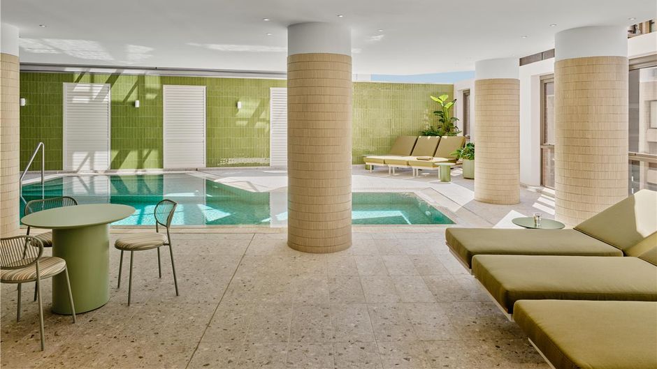 Adina Apartment Hotel Sydney Town Hall Pool