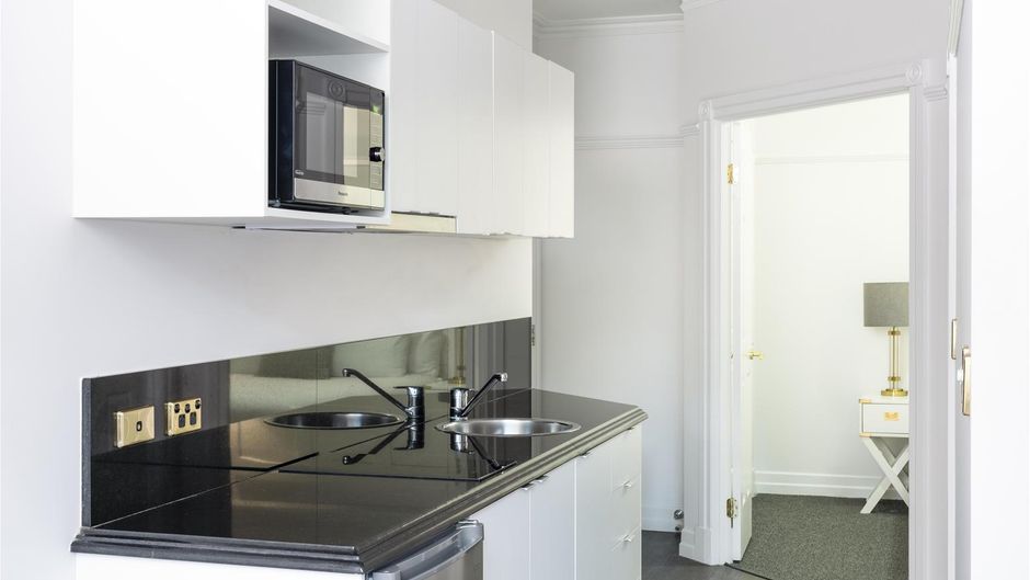Adina Apartment Hotel Anzac Square Room
