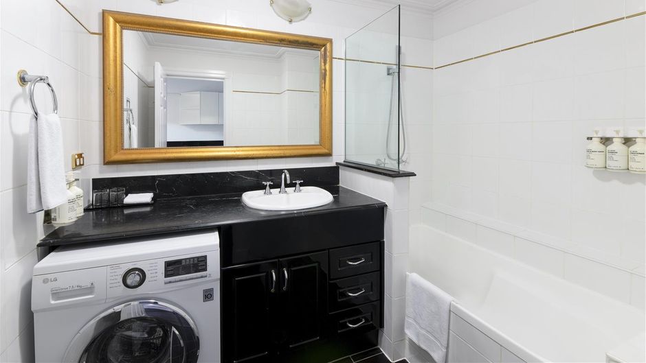 Adina Apartment Hotel Anzac Square Room
