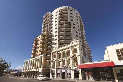 Adina Apartment Hotel Barrack Plaza