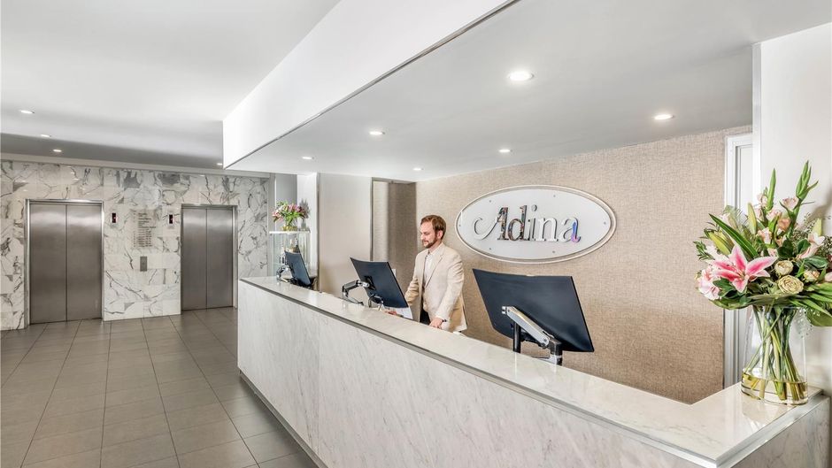 Adina Apartment Hotel Barrack Plaza Lobby