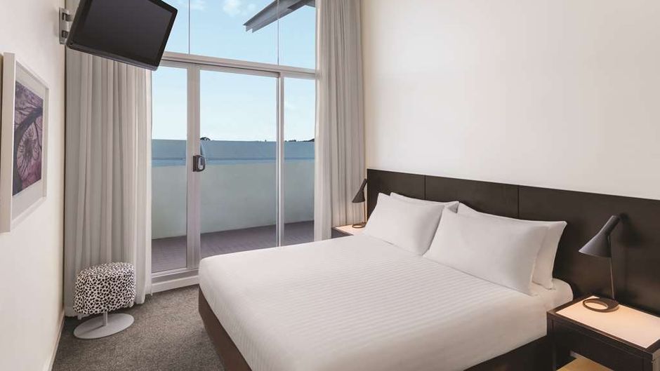 Adina Apartment Hotel Perth Room