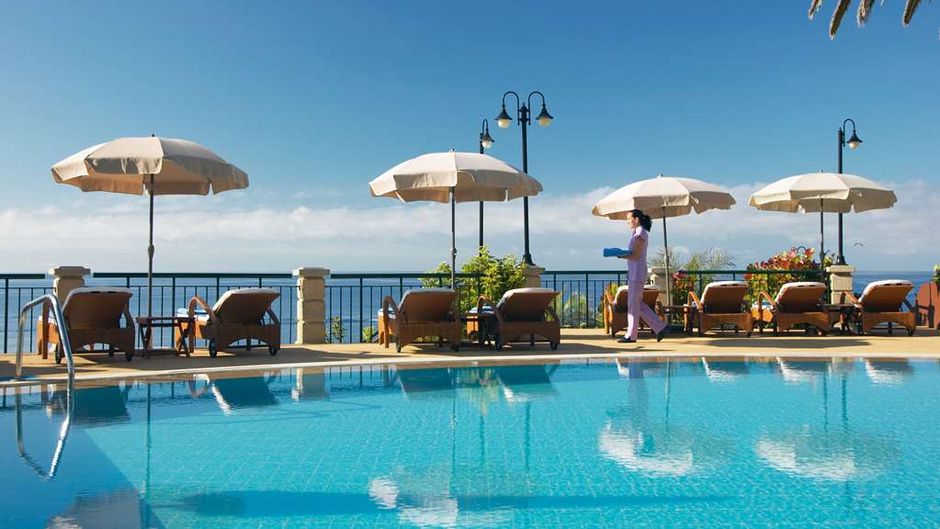 Les Suites at the Cliff Bay Pool