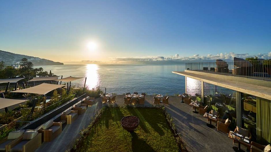 Les Suites at the Cliff Bay Restaurant