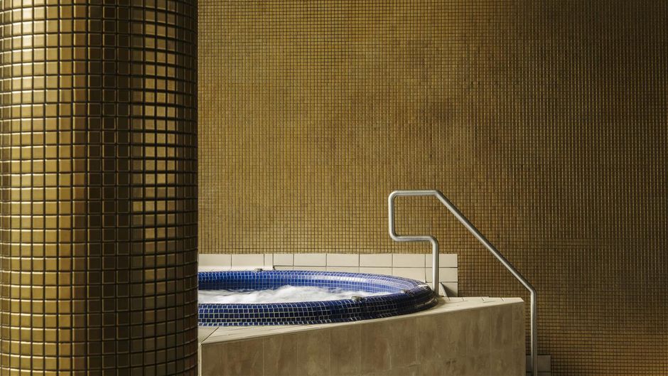 Adina Apartment Hotel Budapest Pool
