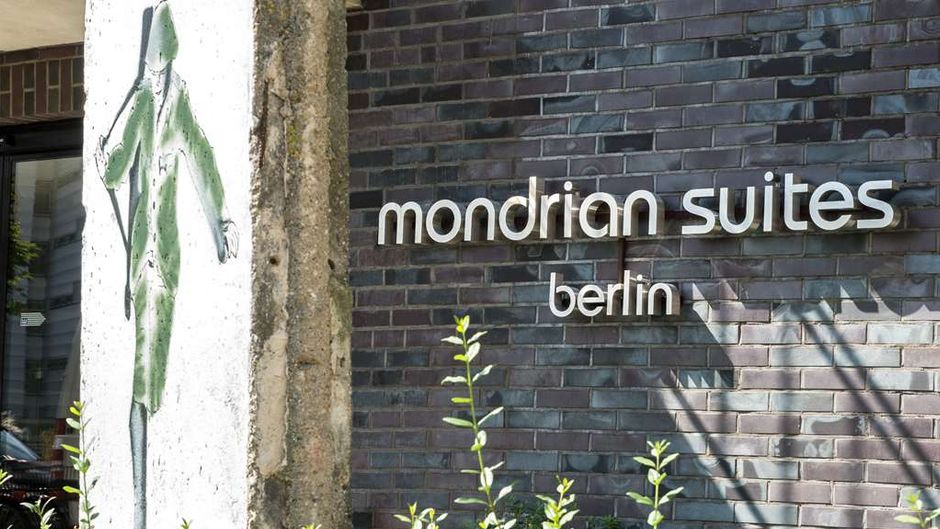 Mondrian Suites Hotel Checkpoint Charlie Exterior