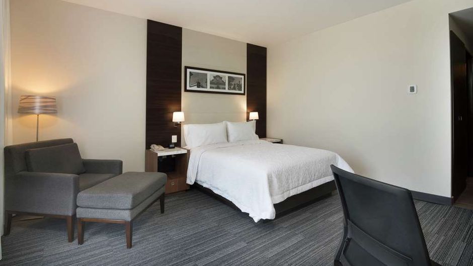 Hampton Inn by Hilton San Luis Potosi Room