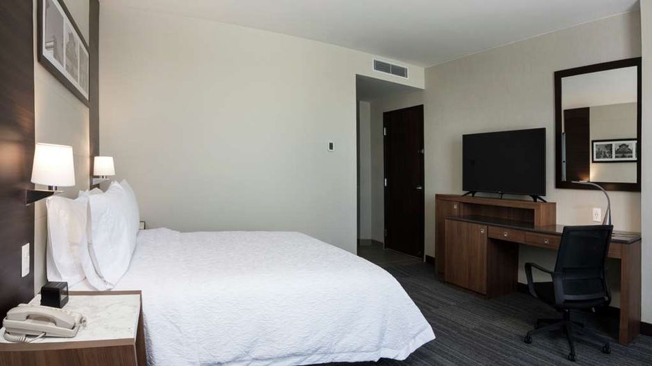 Hampton Inn by Hilton San Luis Potosi Room