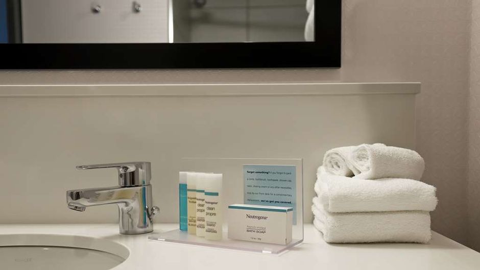 Hampton Inn St. Catharines Niagara Room
