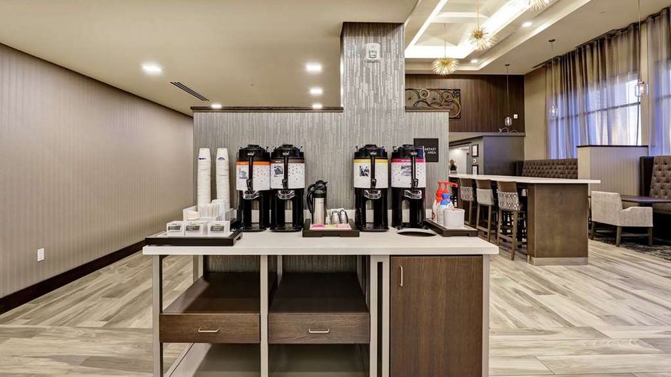 Hampton Inn St. Catharines Niagara Lobby