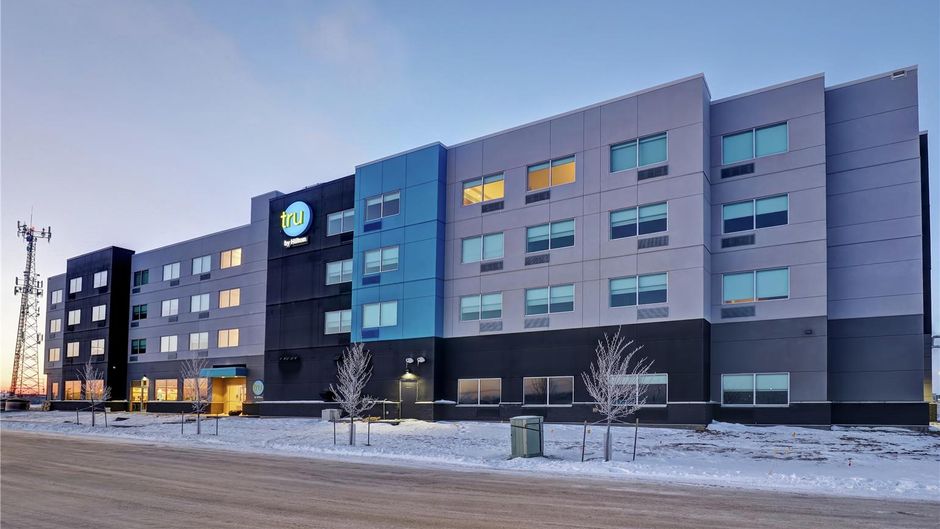 Tru by Hilton Edmonton Windermere Exterior