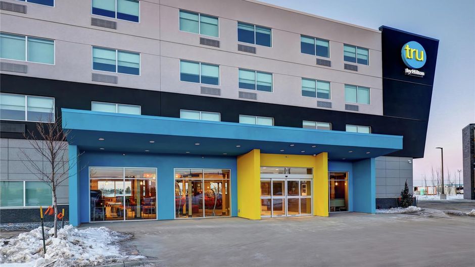 Tru by Hilton Edmonton Windermere Exterior