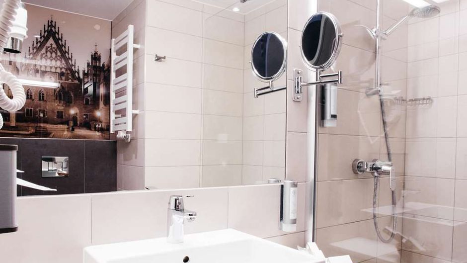 Q Hotel Plus Wroclaw Room