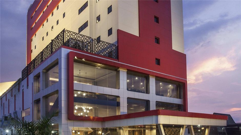 Ibis Pontianak City Center Exterior