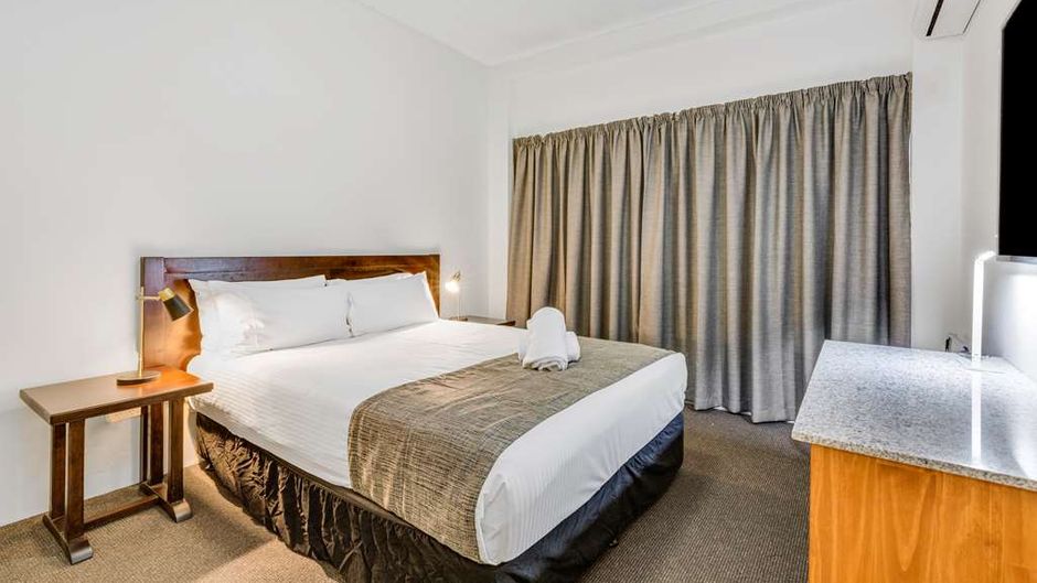 Rockhampton Riverside Central Hotel Room