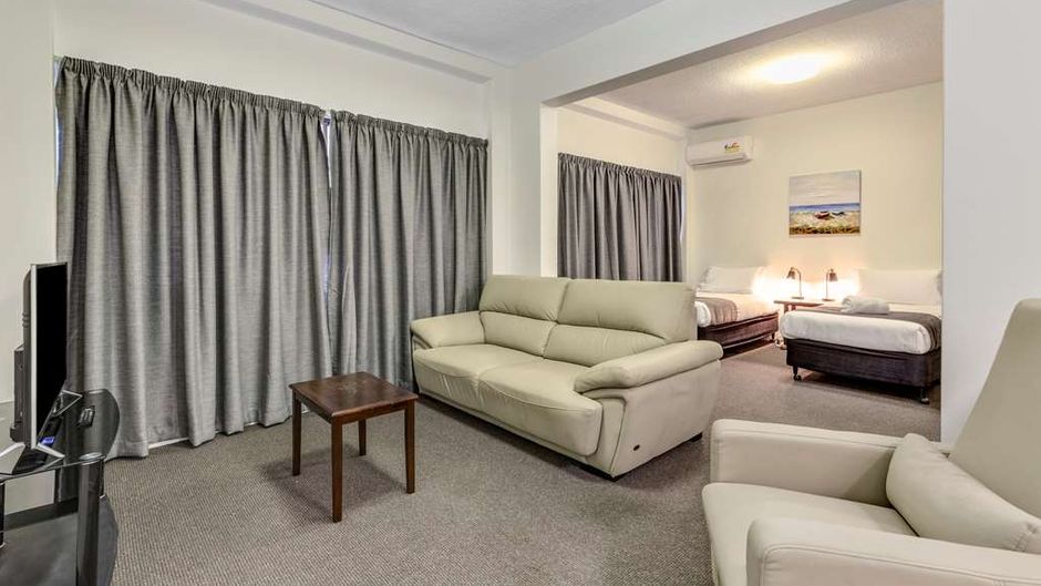 Rockhampton Riverside Central Hotel Restaurant