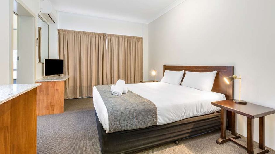Rockhampton Riverside Central Hotel Room