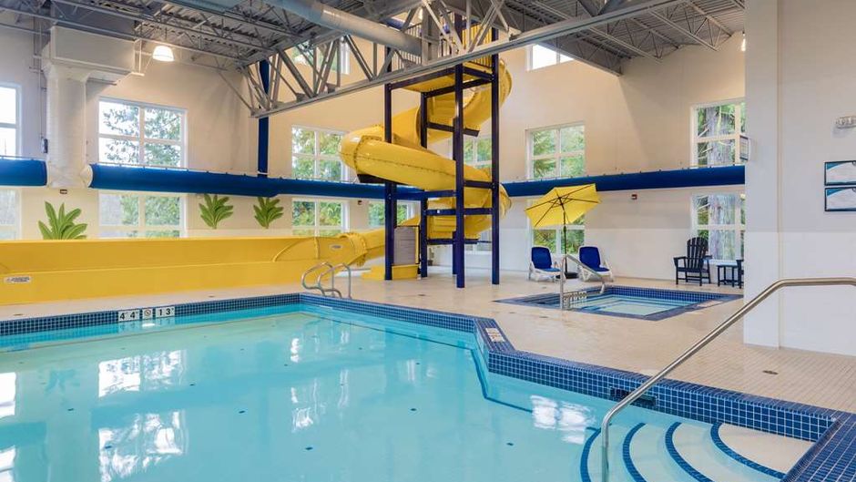 Microtel Inn/Stes by Wyndham Oyster Bay Pool