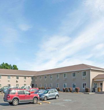 Super 8 by Wyndham Lewiston