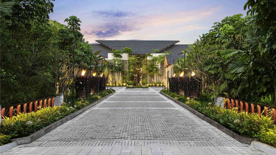Pullman Ciawi Hotel Exterior
