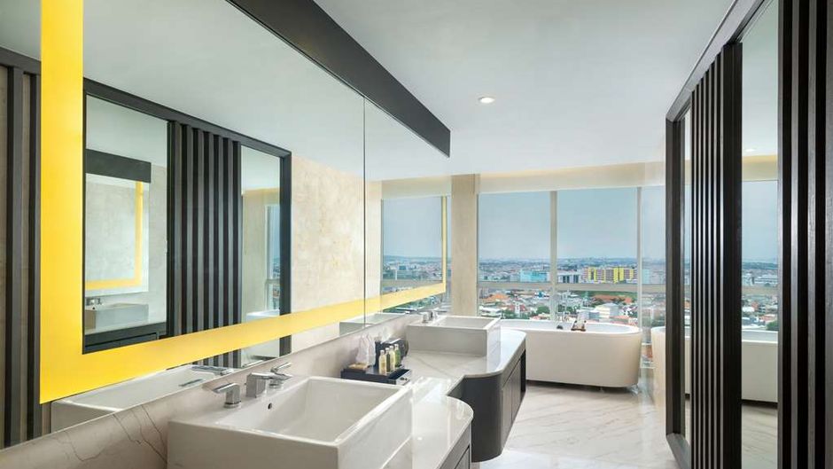 DoubleTree by Hilton Surabaya Room