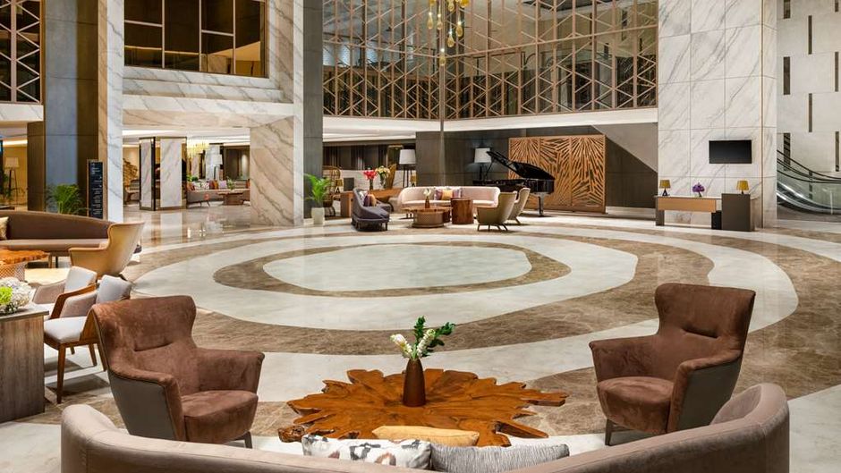 DoubleTree by Hilton Surabaya Lobby
