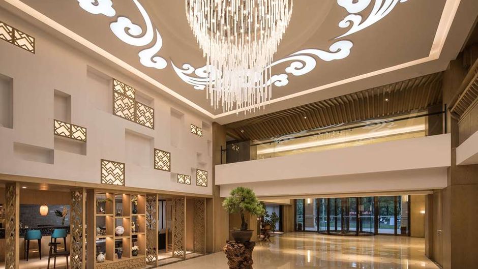 Ramada by Wyndham Zhenjiang City Center Lobby