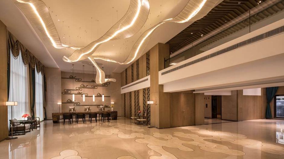 Ramada by Wyndham Zhenjiang City Center Lobby