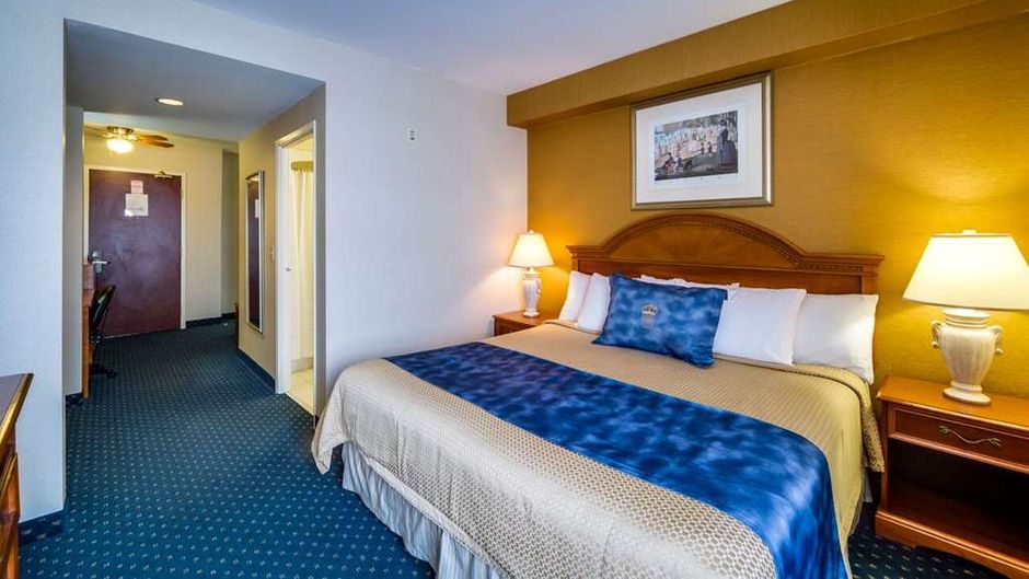 Monte Carlo Inn Toronto-Markham Room