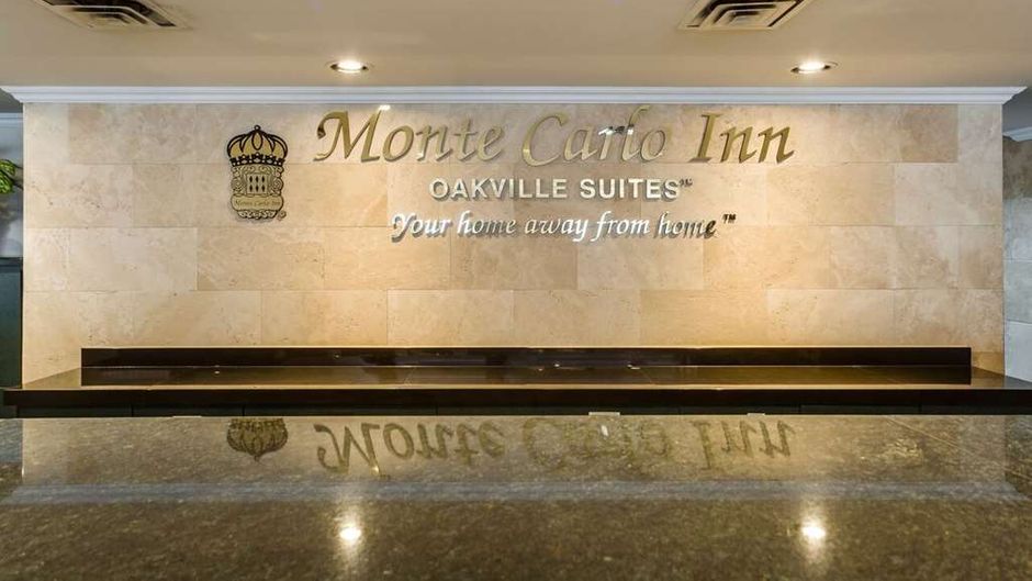 Monte Carlo Inn Oakville Suites Suite