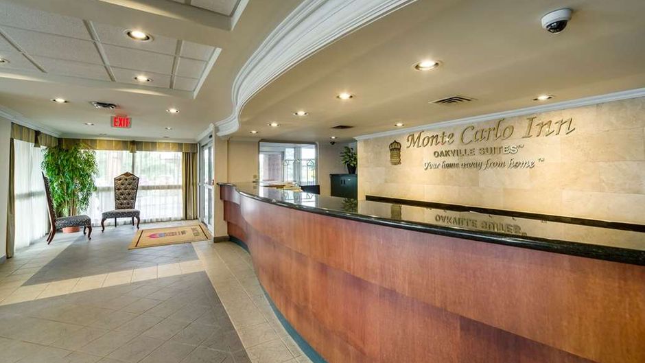 Monte Carlo Inn Oakville Suites Suite