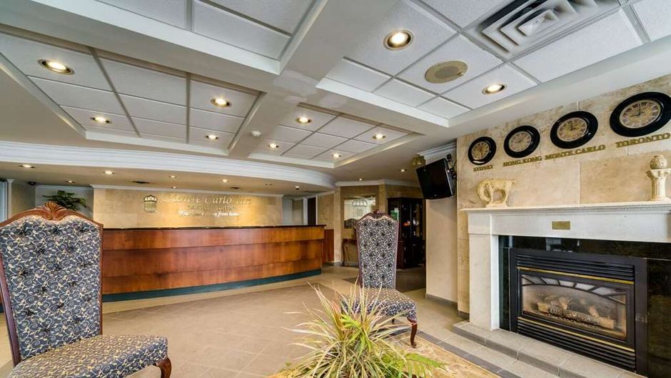 Monte Carlo Inn Oakville Suites Suite