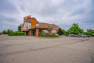 Monte Carlo Inn Oakville Suites