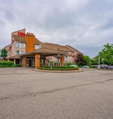 Monte Carlo Inn Oakville Suites