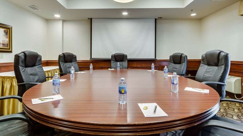 Monte Carlo Inn Vaughan Suites Meeting