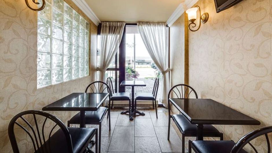 Monte Carlo Motel Toronto West Lobby