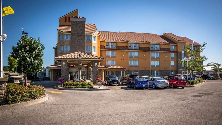 Monte Carlo Inn Barrie Suites Restaurant