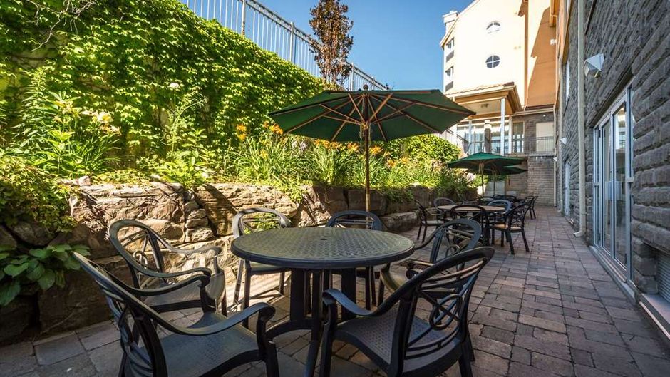 Monte Carlo Inn Barrie Suites Restaurant